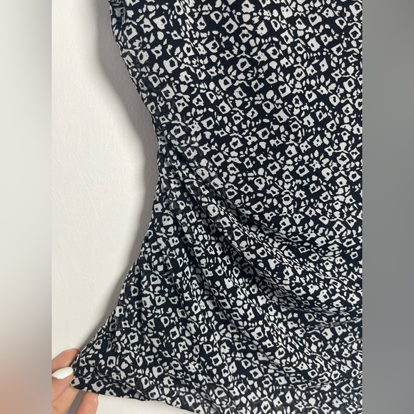 INC International Concepts Black and White Printed Mesh Sleeveless Tank Size M - Picture 9 of 12